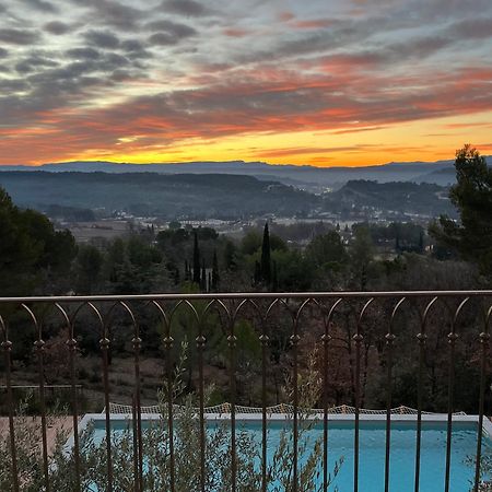 Villa Lumineuse Avec Piscine Clim 1Ere Etage Vue Panoramique Sur Les Montagnes Sur Le Site De La Sainte-Victoire Le Tholonet Luaran gambar