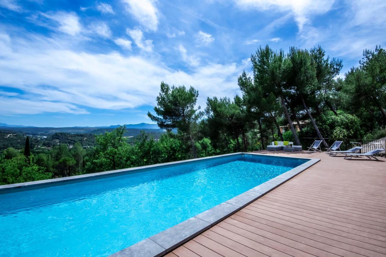 Villa Lumineuse Avec Piscine Clim 1Ere Etage Vue Panoramique Sur Les Montagnes Sur Le Site De La Sainte-Victoire Le Tholonet Luaran gambar